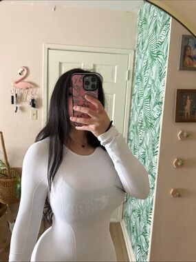 Prozis Women’s White Long-Sleeve Muscle Tee Fitted Top
